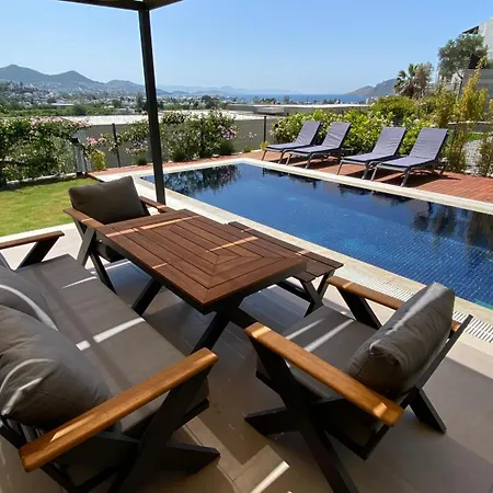 Serenity Hotel *