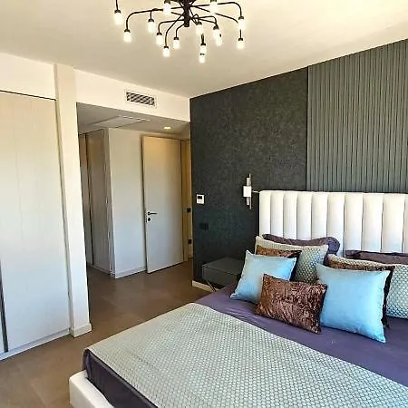 Serenity Hotel *