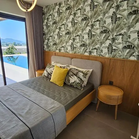 Serenity Hotel *